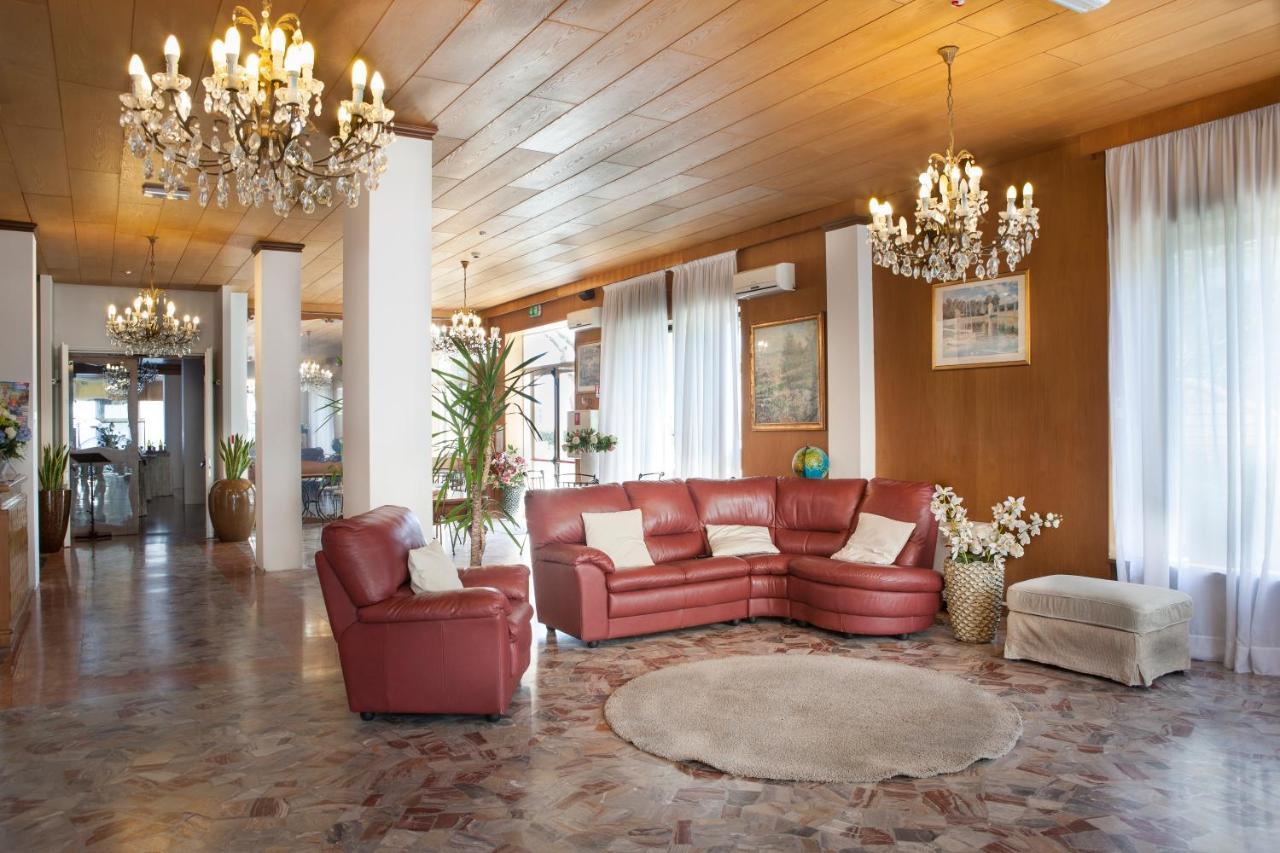 Hotel Spiaggia Marconi Rimini Luaran gambar