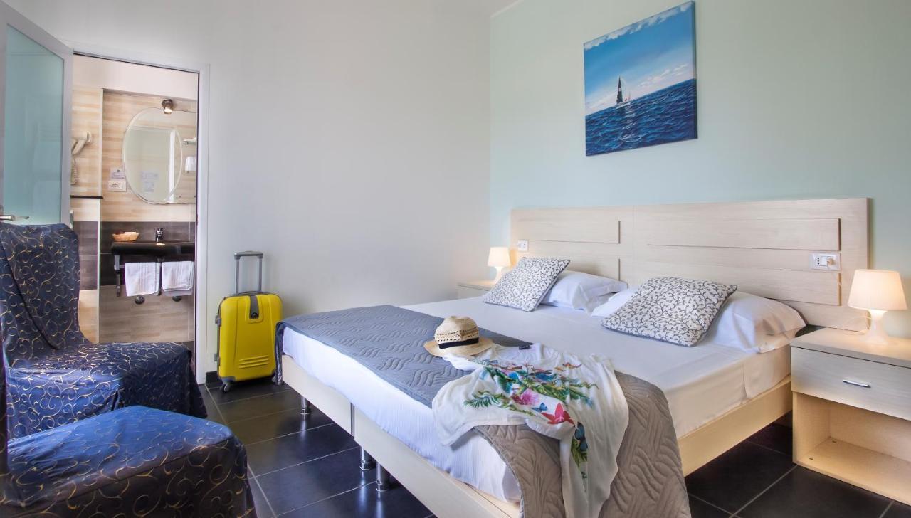 Hotel Spiaggia Marconi Rimini Luaran gambar